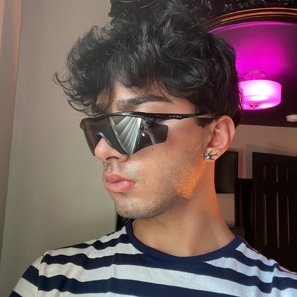 Black Oakley M2 Frame sunglasses